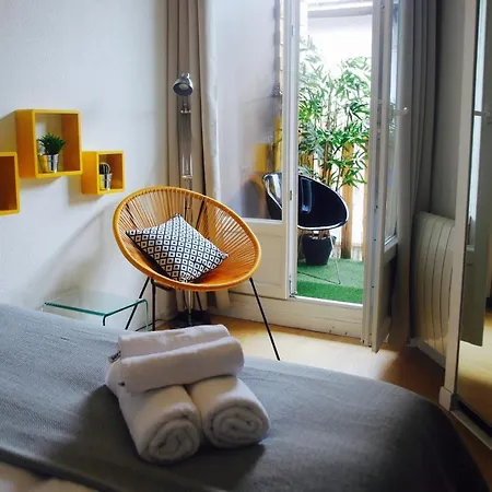 32m Quiet In The Center Of