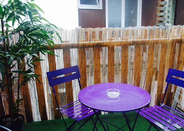 32m Quiet In The Center Of *