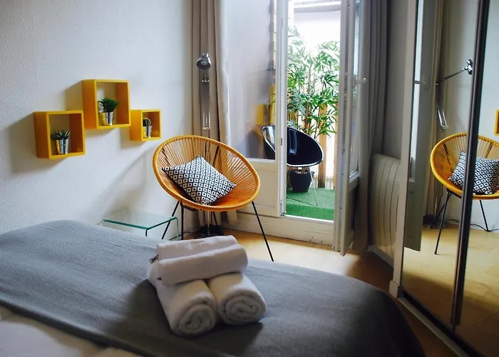 32m Quiet In The Center Of