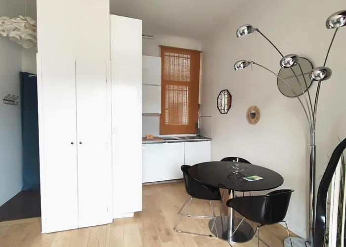 Апартаменты 32m Quiet In The Center Of